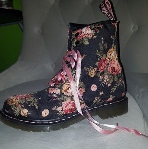 Dr. Martens Airwair